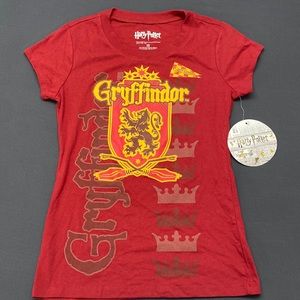 NWT Harry Potter Gryffindor red short sleeve t-shirt M
